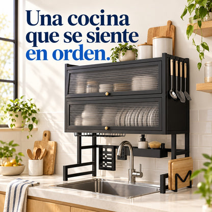 Idea de uso de escurridor con doble gabinete para cocina en el hogar: Una cocina que se siente en orden.